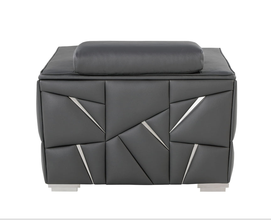 1120 - Leather Chair